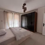 Elegant Palm Trees View 2Bd Apartment At Alrehab City