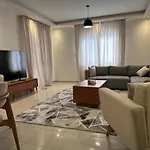 Elegant Palm Trees View 2Bd Apartment At Alrehab City