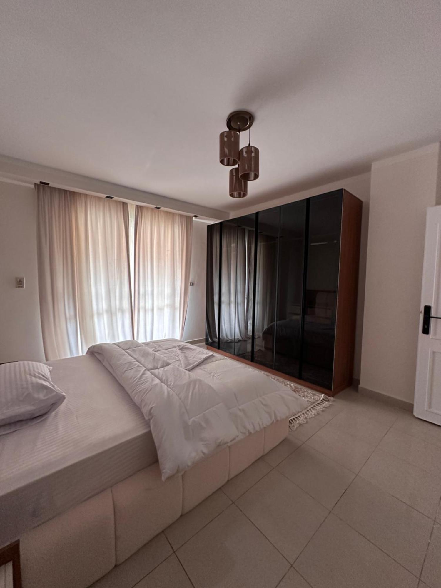 Elegant Palm Trees View 2bd At Alrehab Apartment *